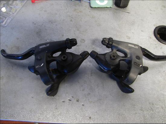 Details about   SHIMANO DEORE XT st-m095 brake levers for shifting brake levers genuine part NOS 